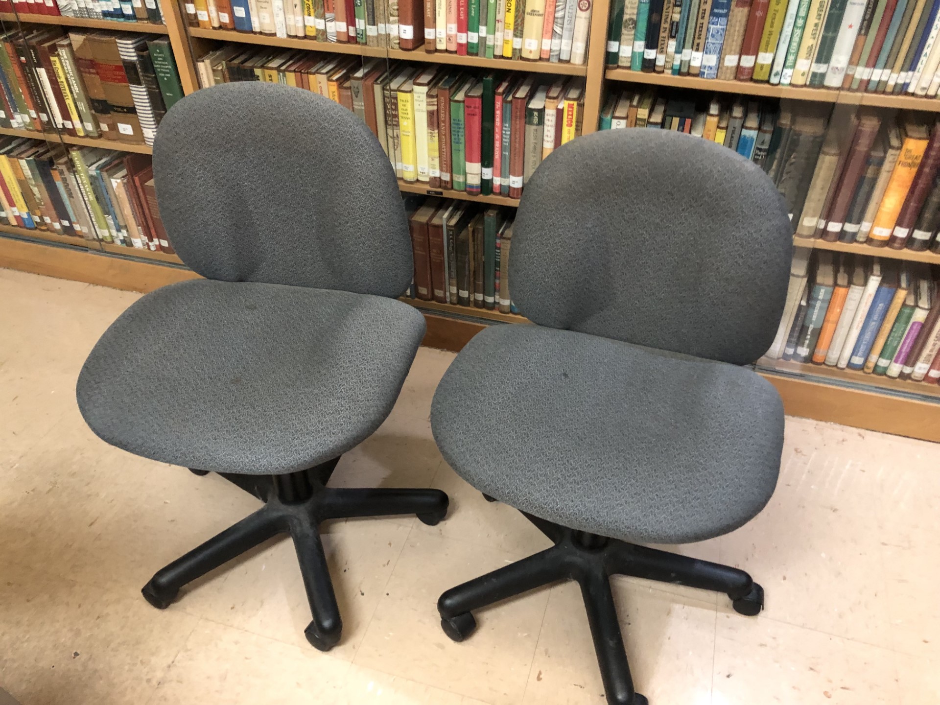 Item#31 Swivel Back Pivot Chairs Blue.jpg